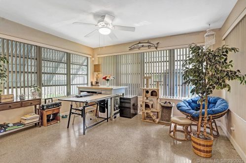 8490 10th St, Hollywood FL  33024-4939 exterior