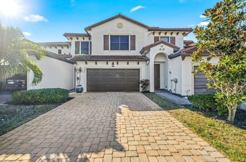 7841 Bristol Cir, Naples FL  34120 exterior