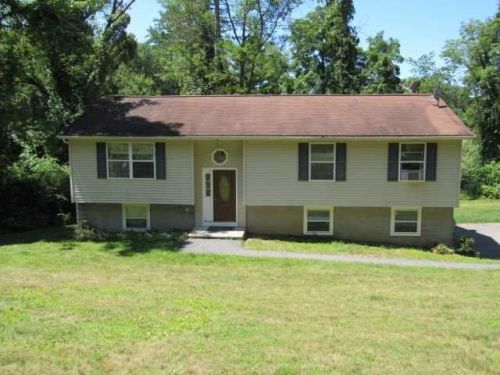 95 Willow Lake Dr, Whaley Lake, NY 12531-5444