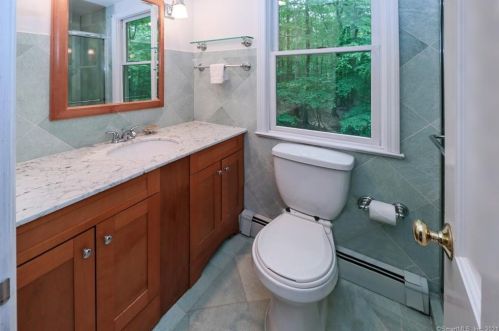23 Mayflower Dr, Wilton CT  06897-1003 exterior