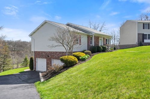1120 Mike Reed Dr, Library, PA 15129-9457