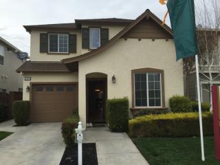 2721 Tapestry St, Manteca CA  95337-8726 exterior