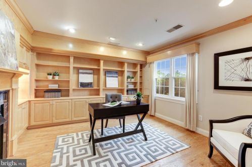 12158 Chancery Sta Cir, Herndon VA 20190-5803 exterior