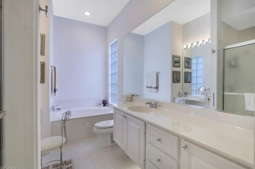 3132 Dominica Way, Naples FL 34119-1606 exterior