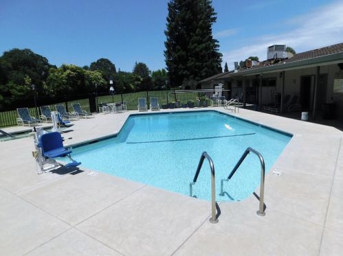 373 Raymond Ln, Folsom CA  95630-1749 exterior