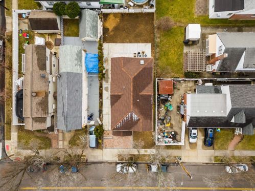 260-14 83rd Ave, Floral Park NY  11004-1604 exterior