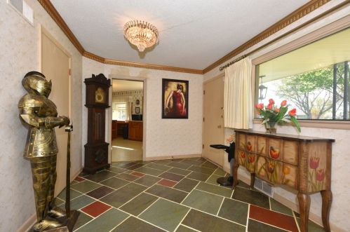 707 74th St, Milwaukee, WI 53213-3605