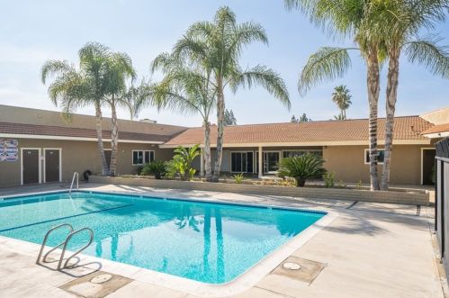 1155 Riverside Ave, Rialto CA  92376-7524 exterior