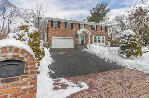 10 Marge Pl, Lake Grove, NY 11755-2354
