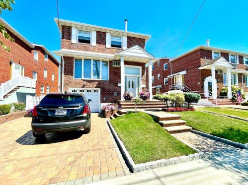 164-17 95th St, Jamaica, NY 11414-2215