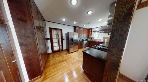 15560 Leadwell St, Van Nuys CA 91406-3110 exterior