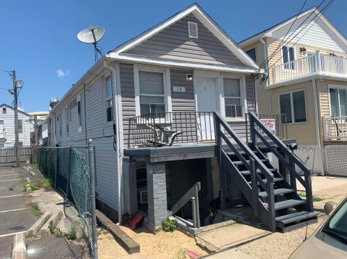38 Blaine Ave, Pelican Island, NJ 08751-2102