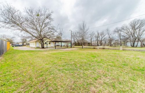 2569 High Crst Ave, Fort Worth TX 76111-1800 exterior