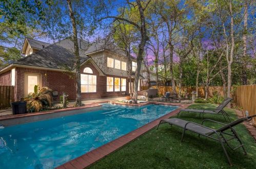 14 Sunny Oaks Pl, Conroe, TX 77385-3663