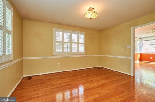 6804 Jefferson Ave, Falls Church VA  22042-1932 exterior