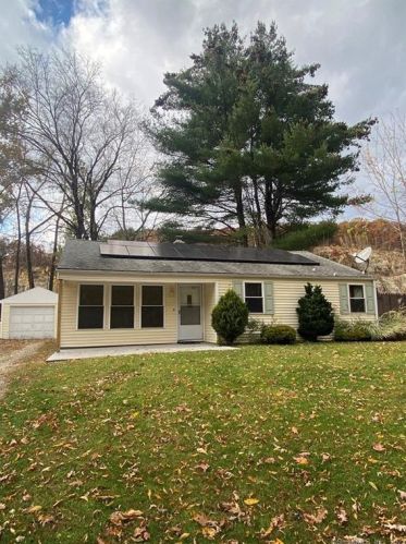 277 Sheffield St, Waterbury, CT 06704-1010