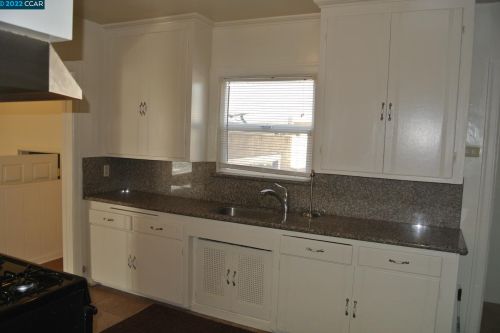 203 15th St, West Pittsburg, CA 94565-3804