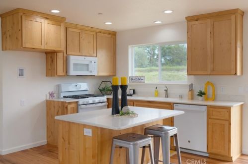 61 La Cresenta Dr, Oroville CA  95965-3510 exterior