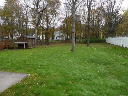 18 Roosa Ave, Monticello, NY 12701-1204