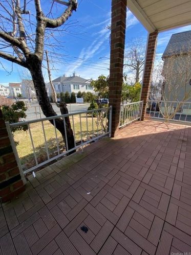 293 Fordham Pl, Bronx, NY 10464-1404