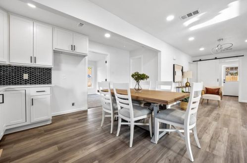 2521 Amelia St, Dallas TX  75235-8222 exterior