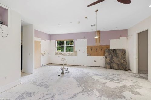 7834 Classics Dr, Naples FL  34113-3043 exterior