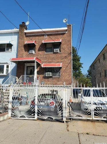 1043 226th St, Bronx, NY 10466-4815