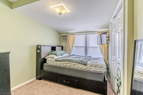 52 Riveredge Rd, Lincoln Park NJ  07035-2443 exterior