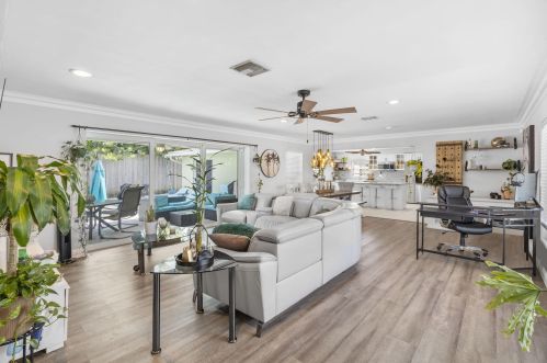 714 25th Ave, Boynton Beach FL  33435-6738 exterior