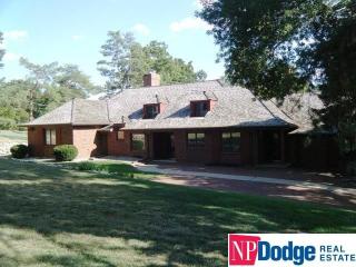 10009 Pacific St, Omaha NE  68114-4909 exterior