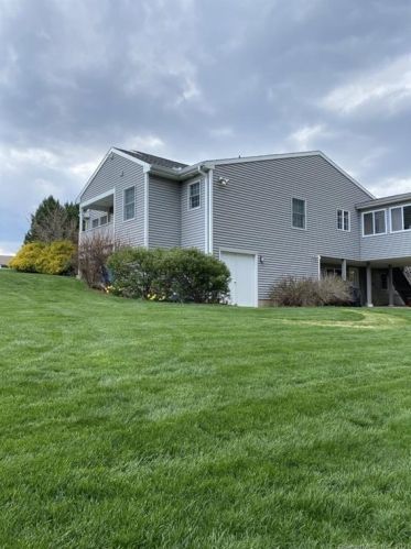 109 Moore Hill Dr, Southington CT  06489-2929 exterior