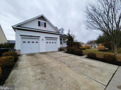 219 Nathan Hale Dr, West Deptford, NJ 08096-5131