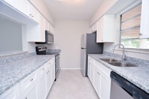 1244 Rich Moor Cir, Orlando FL  32807-6262 exterior