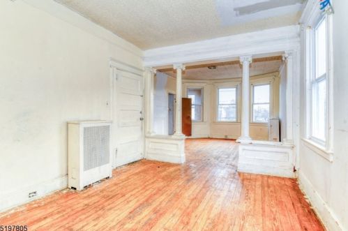 60 Hilton Ave, Maplewood NJ 07040-3223 exterior