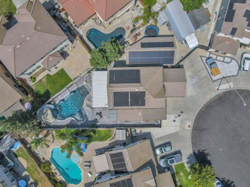 1305 Oak Leaf Cir, Valley Home CA 95361-2769 exterior