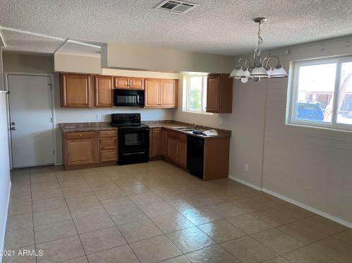 4712 53rd Dr, Phoenix, AZ 85031-1121