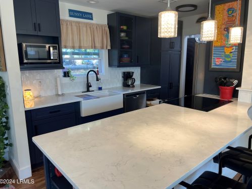 2703 Jones Ave, Beaufort SC  29902-5325 exterior