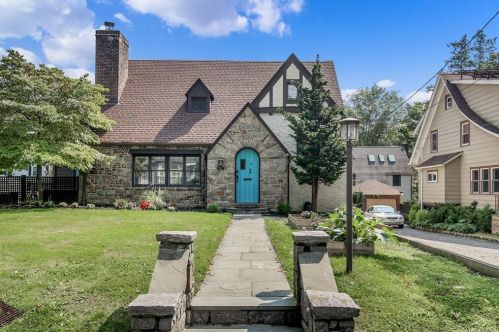 111 Grandview Ave, White Plains, NY 10605-3226