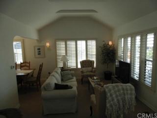 527 Brooks St, Laguna Beach CA  92651-2934 exterior