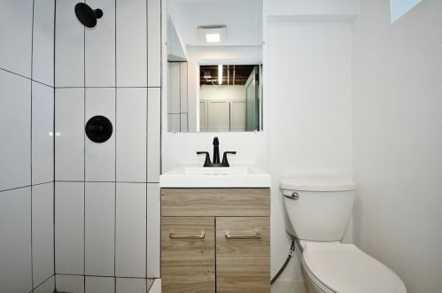 4985 Aspen St, Pittsburgh PA  15122-1250 exterior