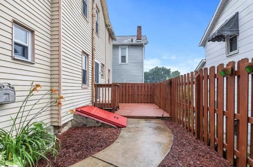 755 6th St, Oakmont PA  15139-1587 exterior