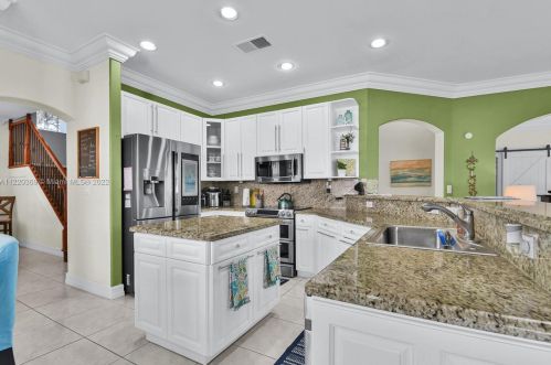 18856 23rd Pl, Hollywood FL  33029-5340 exterior