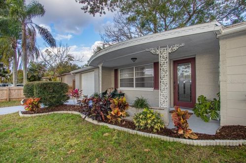 3310 Blue Bird Dr, Tarpon Springs, FL 34690-2110