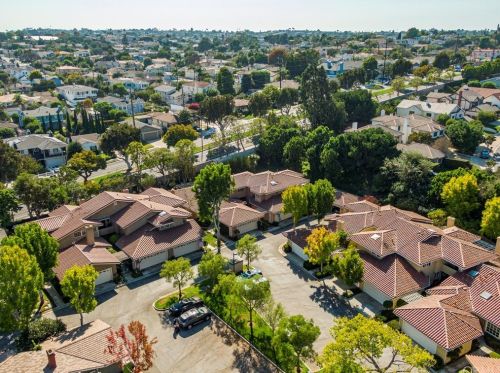 17 Malaga Pl, Manhattan Beach CA  90266-0072 exterior