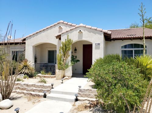 67664 Rio Vista Dr, Cathedral City, CA 92234-8633