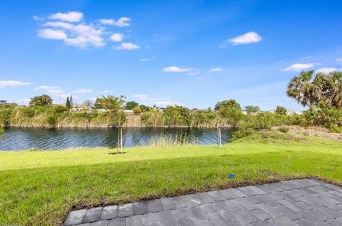 2636 4th Pl, Cape Coral, FL 33914-4436