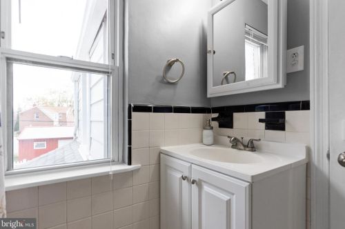 211 Rodney Rd, Ridley Park PA  19078-1429 exterior