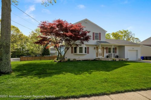 351 Elm Ln, Bricktown, NJ 08723-6313