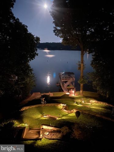 193 White Oak Dr, Mineral VA  23117-4705 exterior