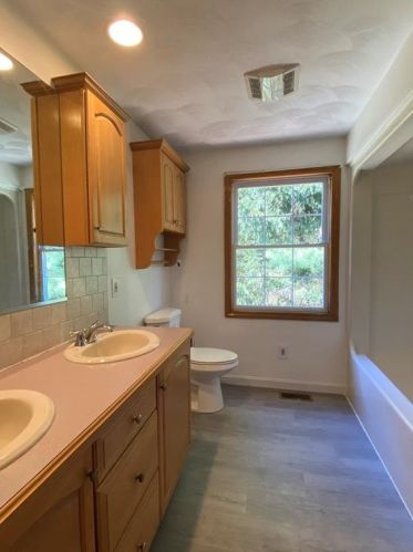310 Station St, Coventry RI  02816-8456 exterior